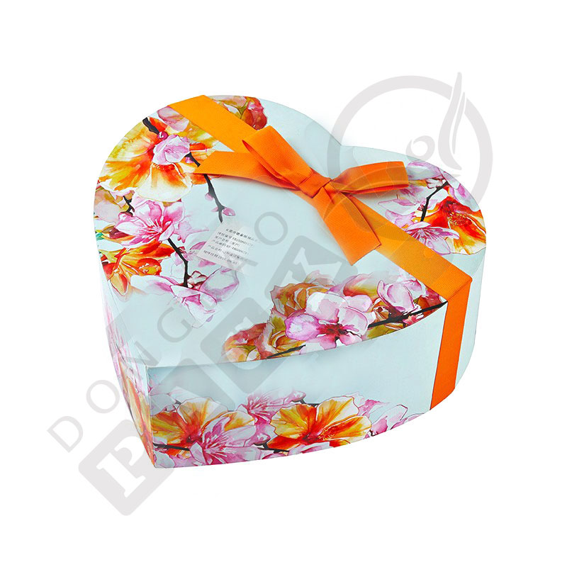 flower-heart-shaped-box-with-ribbon