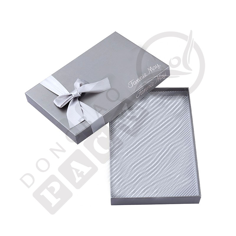 grey-wedding_lid-off-box-with-ribbon